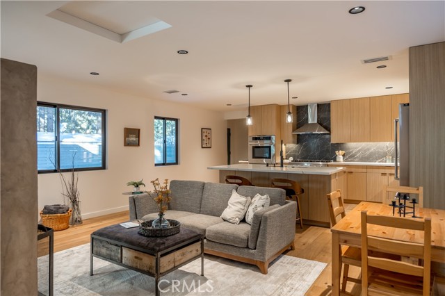 259 Victoria Lane, Sugarloaf CA: https://media.crmls.org/medias/1180f84a-b17f-4428-848e-55c395ef37c6.jpg
