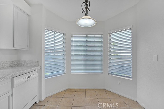 Detail Gallery Image 7 of 29 For 11303 Oakwood Dr, Fontana,  CA 92337 - 3 Beds | 2 Baths