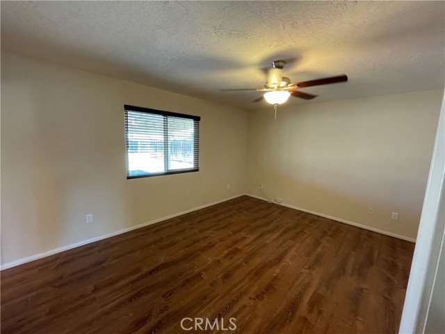 Detail Gallery Image 6 of 15 For 21150 Lone Eagle, Apple Valley,  CA 92308 - 3 Beds | 2 Baths