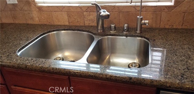 Detail Gallery Image 13 of 39 For 1704 Ruxton Ln #C,  Redondo Beach,  CA 90278 - 3 Beds | 2/1 Baths