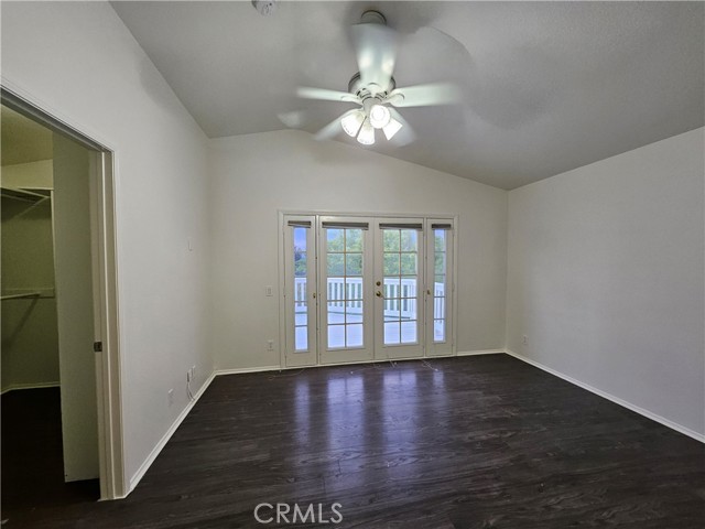 1369 Soundview Circle, Corona CA: https://media.crmls.org/medias/1181c0ba-7184-4f50-b611-d44eef259801.jpg