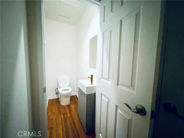 4816 Atoll Avenue, Sherman Oaks CA: https://media.crmls.org/medias/11821735-195c-4405-8f19-914311f406e0.jpg