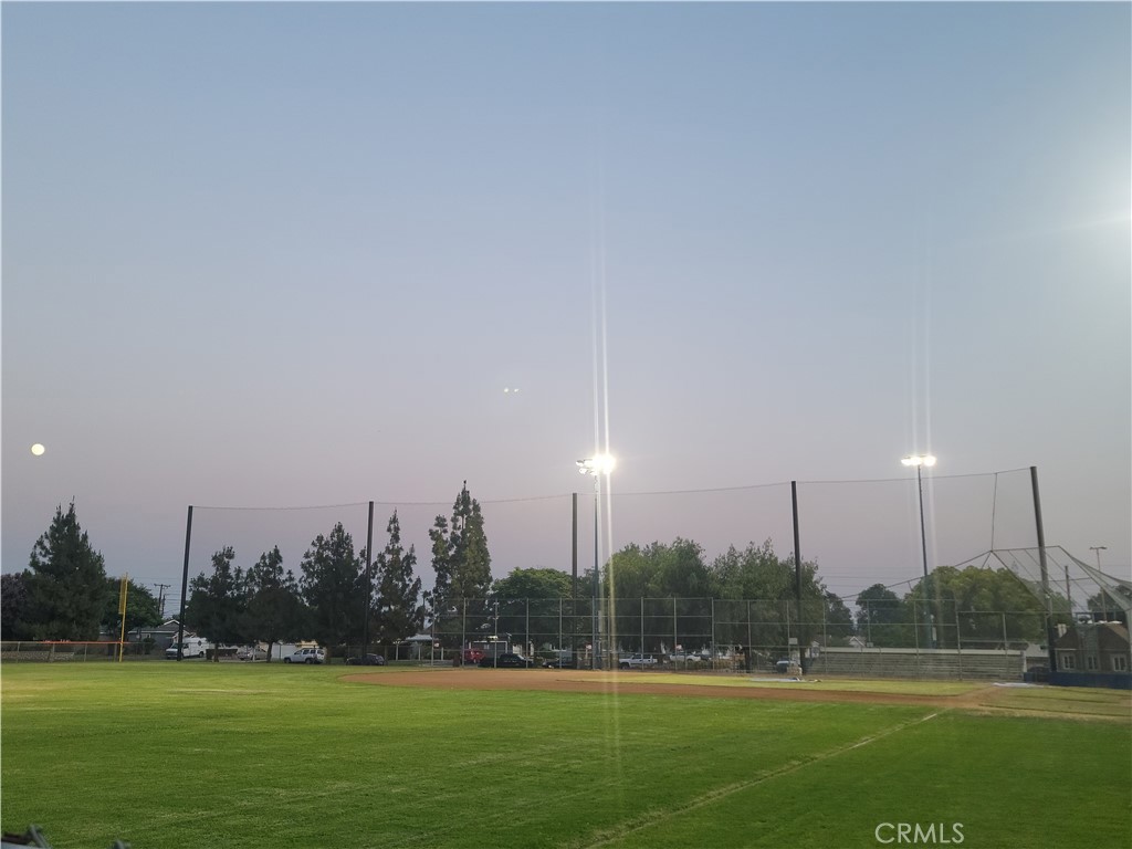 https://media.crmls.org/medias/118366ea-1721-45cf-8b33-8942e3d44b0c.jpg?preset=X-Large