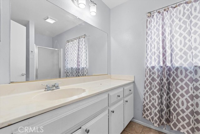 Detail Gallery Image 12 of 16 For 16476 Nisqualli Rd, Victorville,  CA 92395 - 4 Beds | 2 Baths