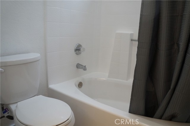 Detail Gallery Image 15 of 18 For 1394 Coral Tree, San Bernardino,  CA 92408 - 2 Beds | 2 Baths