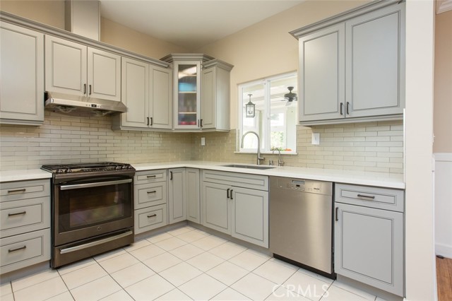1417 Monterey Avenue, Monrovia CA: https://media.crmls.org/medias/11850eeb-608b-4e3e-8c7e-268233cc1bd8.jpg