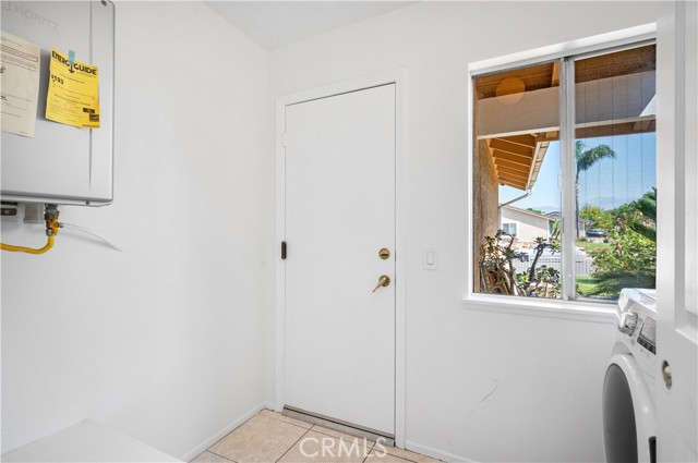 4299 Biscayne Street, Chino CA: https://media.crmls.org/medias/1185178e-0d20-4074-8dce-47943322e2a3.jpg