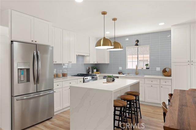 5732 Hillcrest Drive, Los Angeles CA: https://media.crmls.org/medias/11852aae-afff-4c97-b70a-c3ac4d8fd049.jpg