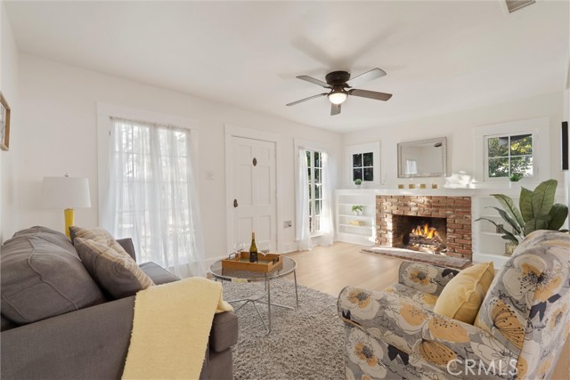 Detail Gallery Image 6 of 29 For 540 Loma, Long Beach,  CA 90814 - 3 Beds | 2 Baths