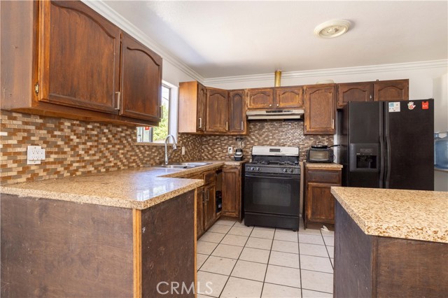 11044 Borden Avenue, Pacoima CA: https://media.crmls.org/medias/11867dd7-3c6c-4df7-926a-2053ba360fad.jpg
