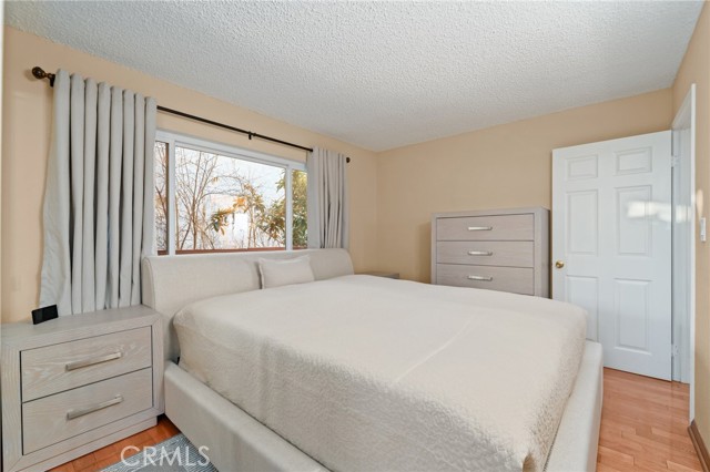 Detail Gallery Image 10 of 32 For 1523 E Windsor Rd 101a,  Glendale,  CA 91205 - 3 Beds | 2 Baths