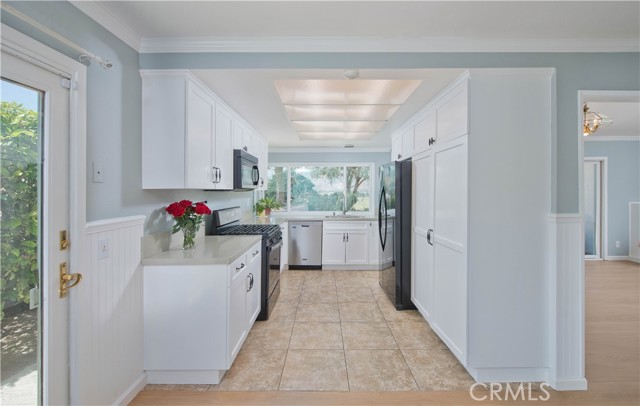 Image 12 of 32 For 12824 Woodley Avenue