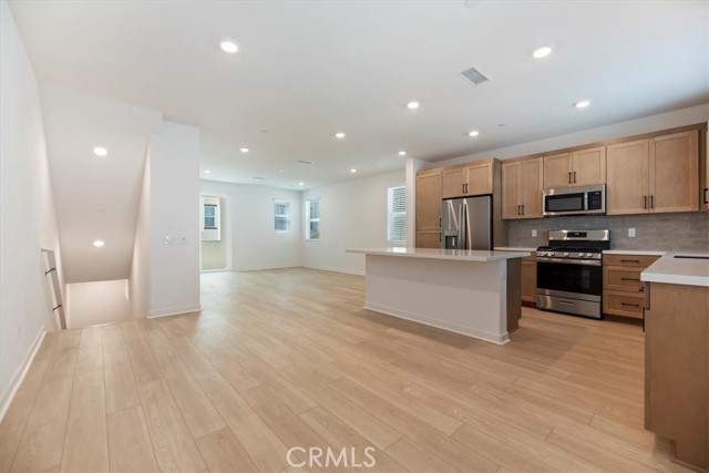 2615 Sprout Lane, Corona CA: https://media.crmls.org/medias/11876415-bb77-4e6a-a013-fcfa442b957b.jpg