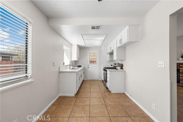 Detail Gallery Image 13 of 35 For 38115 41st St, Palmdale,  CA 93552 - 3 Beds | 2 Baths