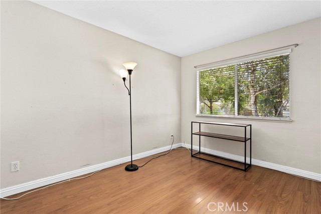 6668 Julliard Avenue, Moorpark CA: https://media.crmls.org/medias/11881dae-ff0f-469f-af79-71608d15e9b0.jpg