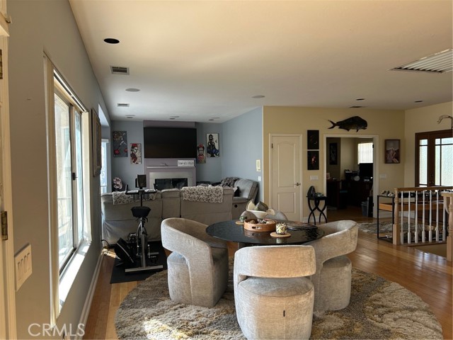 28856 Yosemite Place, Canyon Lake CA: https://media.crmls.org/medias/11882476-62ba-4f59-956c-6ada21634eee.jpg