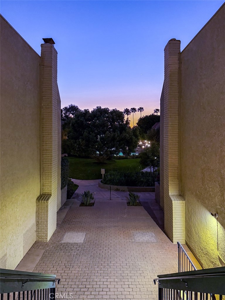 https://media.crmls.org/medias/118a133e-d96a-4bc7-b309-df5079ef88ba.jpg?preset=X-Large