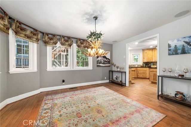 Detail Gallery Image 9 of 44 For 447 Bay View Dr, Lake Arrowhead,  CA 92352 - 4 Beds | 3 Baths