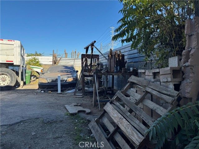 12519 montague, Pacoima CA: https://media.crmls.org/medias/118a3e52-eca7-40ba-8f52-5d65dbdb09e7.jpg
