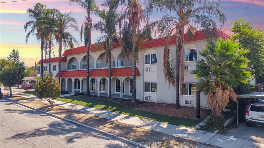 SingleFamilyResidence at 1353 E Devonshire Ave