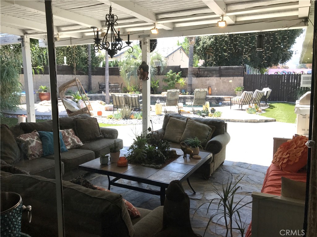 https://media.crmls.org/medias/118ab241-6815-4188-bef8-b5a6050b8e57.jpg?preset=X-Large
