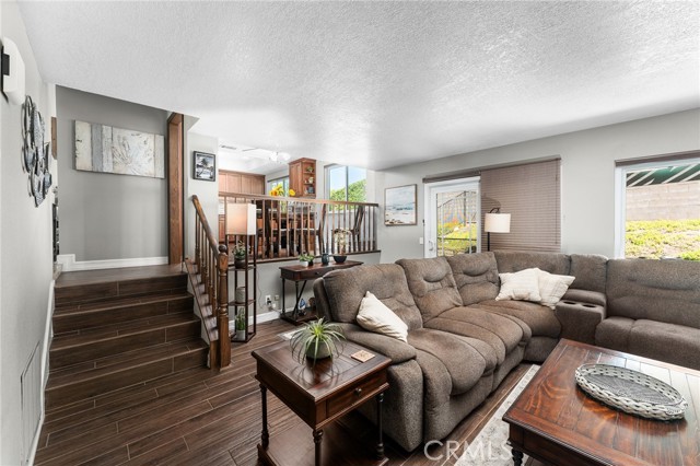 Detail Gallery Image 16 of 48 For 10664 Finch Ave, Rancho Cucamonga,  CA 91737 - 4 Beds | 2/1 Baths