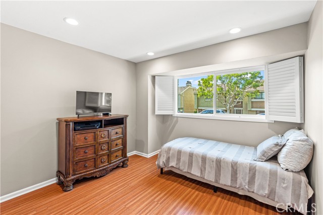 Detail Gallery Image 24 of 35 For 21 Summerwalk Ct, Newport Beach,  CA 92663 - 2 Beds | 2 Baths