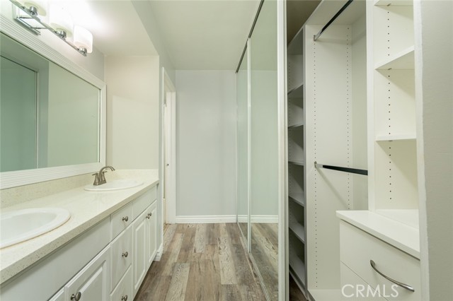 Detail Gallery Image 10 of 42 For 5500 Owensmouth Ave #324,  Woodland Hills,  CA 91367 - 2 Beds | 2 Baths