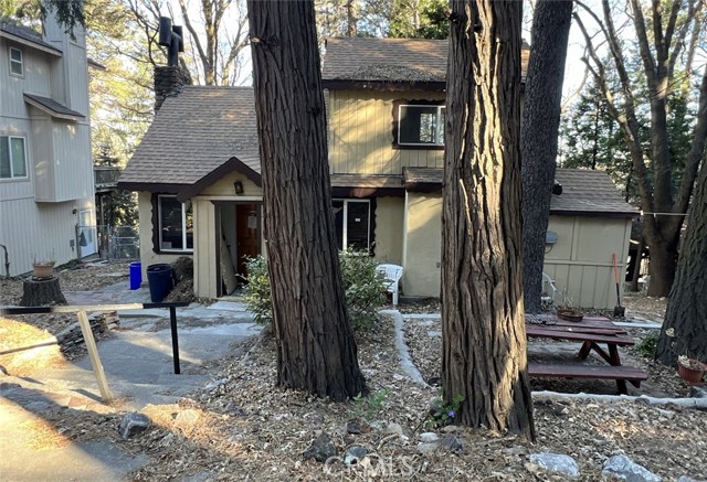 Detail Gallery Image 2 of 10 For 24988 Crest Forest, Crestline,  CA 92325 - 2 Beds | 1 Baths