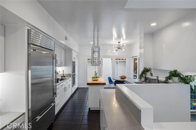 2704 Laurel Avenue, Manhattan Beach, California 90266, 4 Bedrooms Bedrooms, ,4 BathroomsBathrooms,Residential,Sold,Laurel,SB22216035