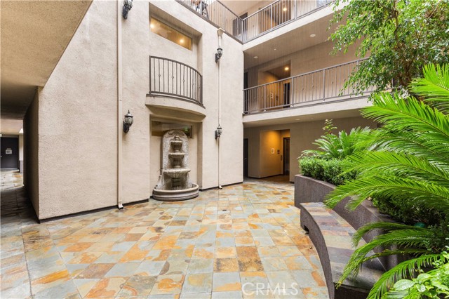 Detail Gallery Image 50 of 53 For 11218 Camarillo St #404,  Toluca Lake,  CA 91602 - 3 Beds | 3 Baths