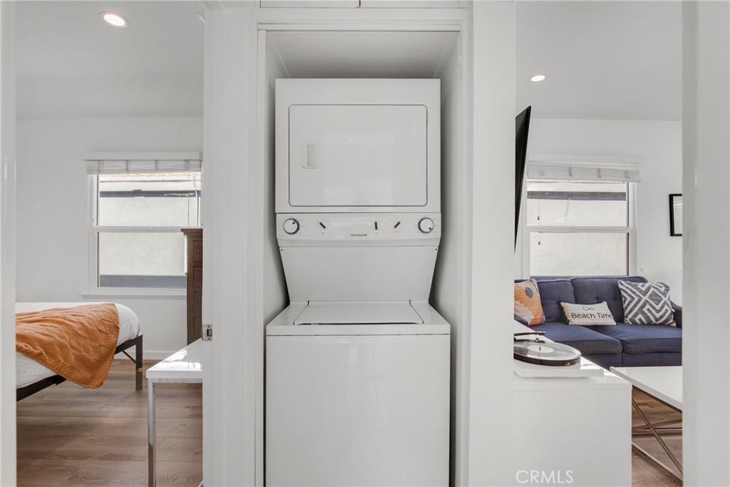 https://media.crmls.org/medias/118cd871-3c2a-4ede-a3d6-910d4f9475ae.jpg?preset=X-Large