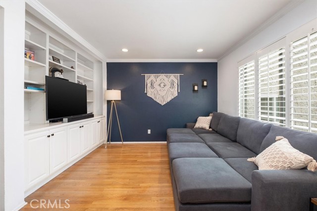 Detail Gallery Image 9 of 33 For 4185 Colfax Ave #D,  Studio City,  CA 91604 - 3 Beds | 3 Baths