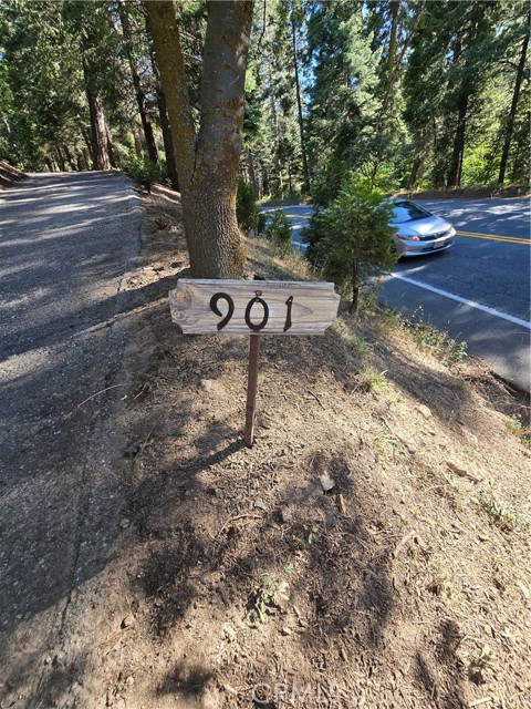 901 Ca-173, Lake Arrowhead CA: https://media.crmls.org/medias/118d18b1-2270-401b-a575-eb7e193fbcf1.jpg