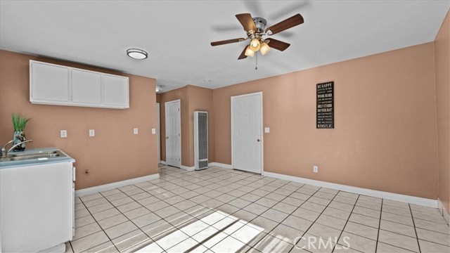 878 E Holly Street, Rialto CA: https://media.crmls.org/medias/118d5fed-f6f8-4bc6-818e-20c2696a4dcf.jpg