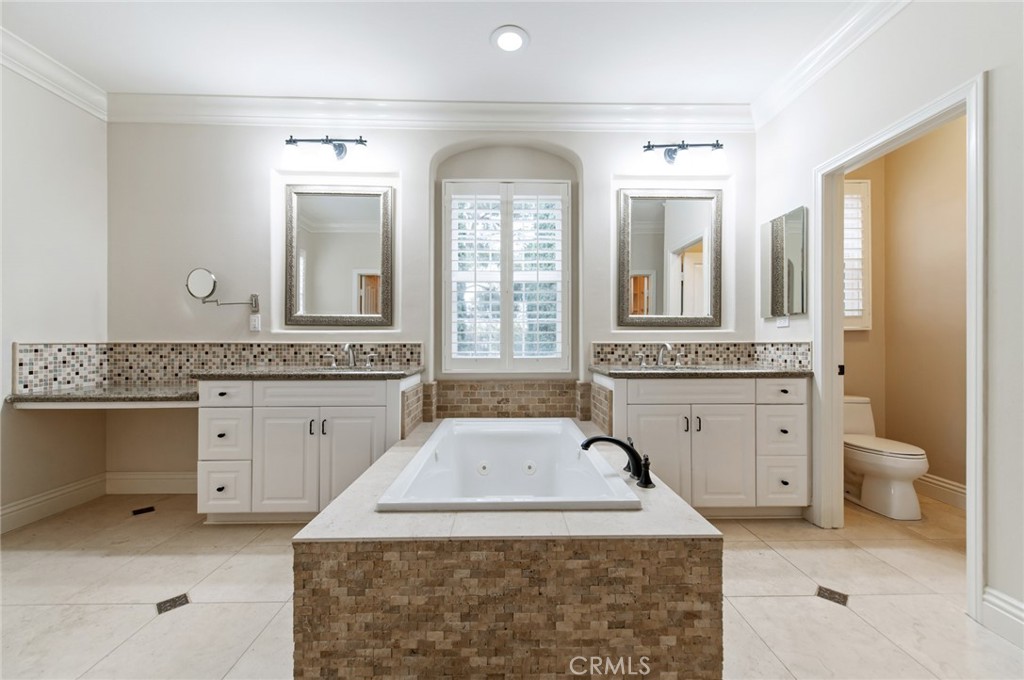 MLS #OC25261172 image #17