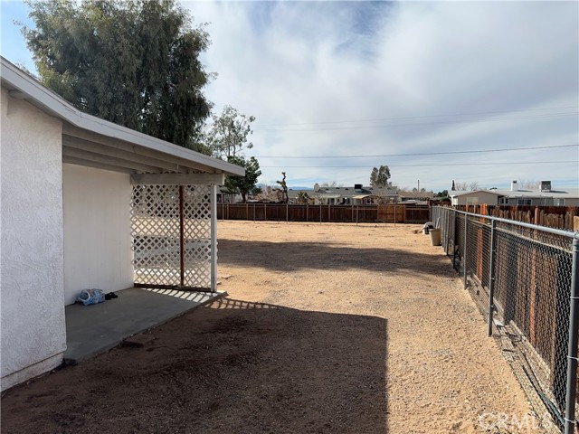 11780 Jamacha Road, Apple Valley CA: https://media.crmls.org/medias/118e5042-aad2-42fe-beb9-09c1f3ca7861.jpg