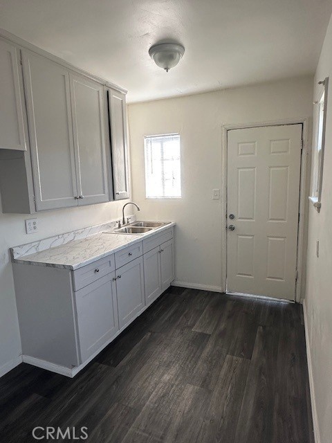 932 W 71st Street, Los Angeles CA: https://media.crmls.org/medias/118eb948-20e1-424d-a59a-b20b8663ffd9.jpg