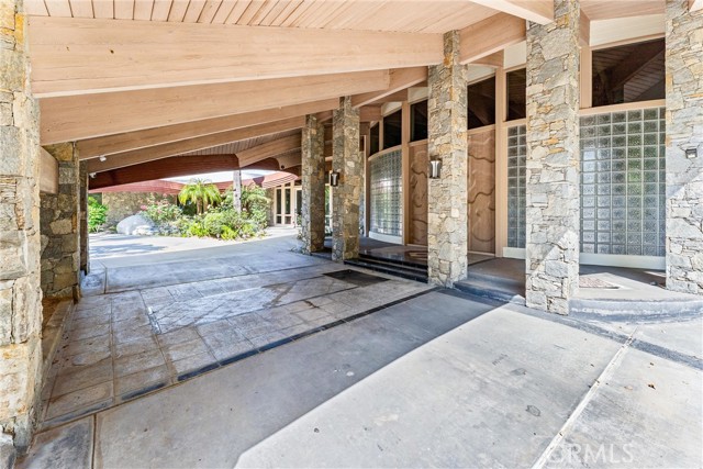 2360 Boulder Bluffs Court, Riverside CA: https://media.crmls.org/medias/118eeb72-c266-4aba-80bc-9ce03deb73d6.jpg