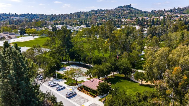 Image 30 of 35 For 8215 White Oak  19