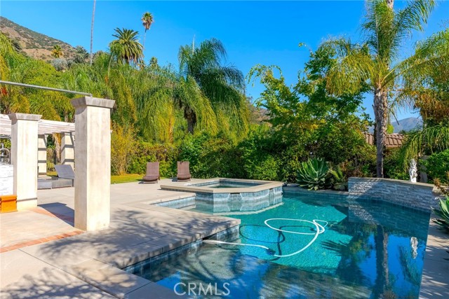 940 N Silent Ranch Drive, Glendora CA: https://media.crmls.org/medias/118fe54d-52fd-4179-b5c3-420f6a4d27ff.jpg