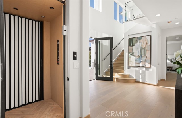 31 N Vista De Catalina, Laguna Beach CA: https://media.crmls.org/medias/1190bc72-52ad-42fc-adce-ad7f3180122f.jpg