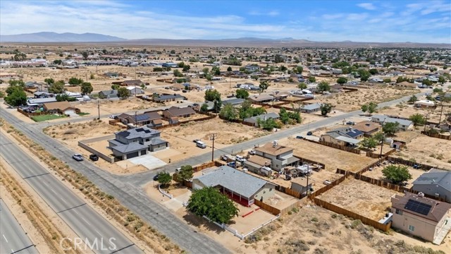 Detail Gallery Image 5 of 49 For 20548 Neuralia Rd, California City,  CA 93505 - 3 Beds | 2 Baths