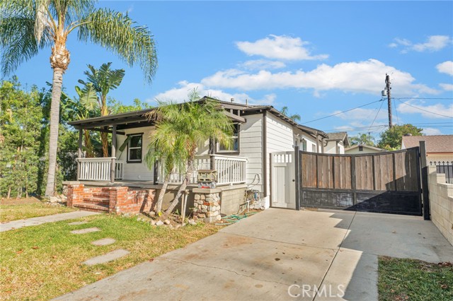 Detail Gallery Image 41 of 44 For 1941 Warren St, San Fernando,  CA 91340 - 4 Beds | 3 Baths