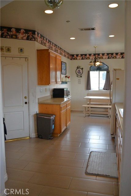 Detail Gallery Image 15 of 69 For 1703 Heritage Way, Covina,  CA 91724 - 4 Beds | 2/1 Baths