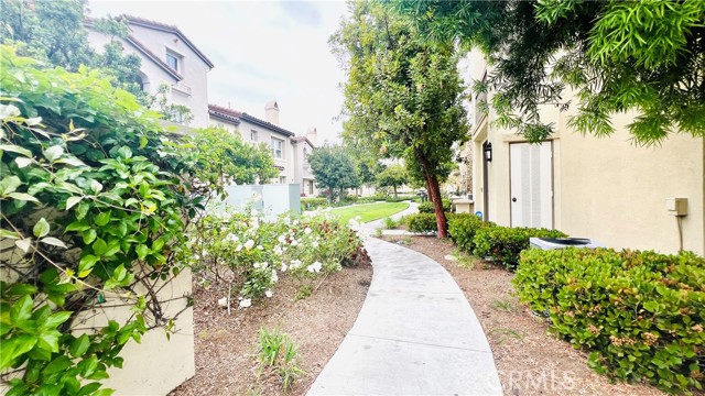 Detail Gallery Image 14 of 34 For 2652 W Madison Cir, Anaheim,  CA 92801 - 2 Beds | 2/1 Baths