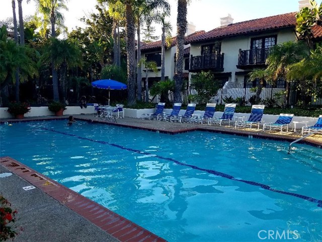 8694 Villa La Jolla Drive, La Jolla CA: https://media.crmls.org/medias/11928745-b161-4ec8-88cf-e9c8fef3c3c3.jpg