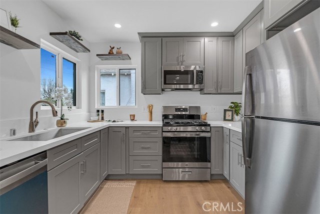 433 N Buena Vista Street, Burbank CA: https://media.crmls.org/medias/1192bf90-92ef-4857-8b7b-738bf9d30a41.jpg