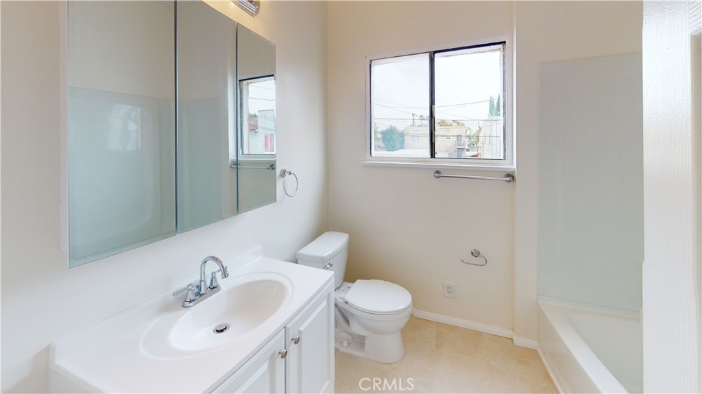 MLS #OC25243436 image #13