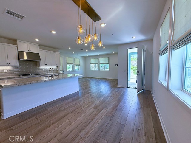27078 Painted Sky Way, Valencia CA: https://media.crmls.org/medias/1193f295-df50-4034-bebe-90dcd34bf4cc.jpg
